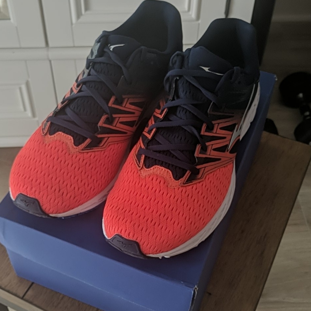 Men's Mizuno Wave Shadow 2 Running Shoes